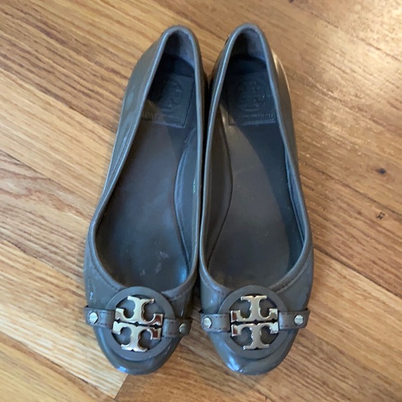 Tory Burch Size 7 Taupe Flats - Picture 1 of 5